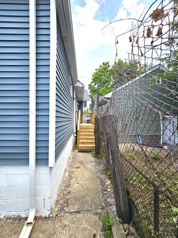 1212 W Taft Street, Gary, IN 46404