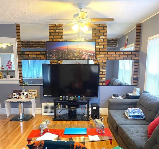 1212 W Taft Street, Gary, IN 46404