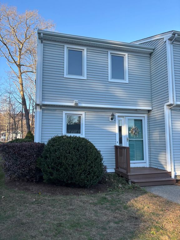 28 Mallard Cove 28, East Hampton, CT 06424