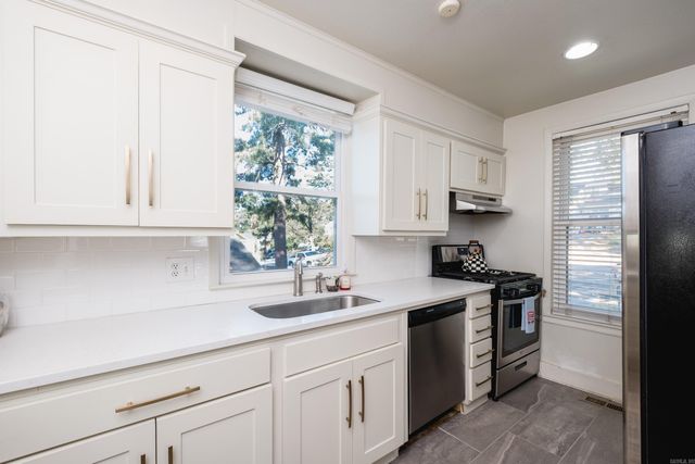 6713 Longwood Road, Cammack Village, AR 72207