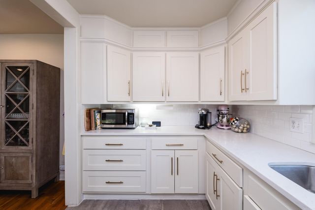 6713 Longwood Road, Cammack Village, AR 72207