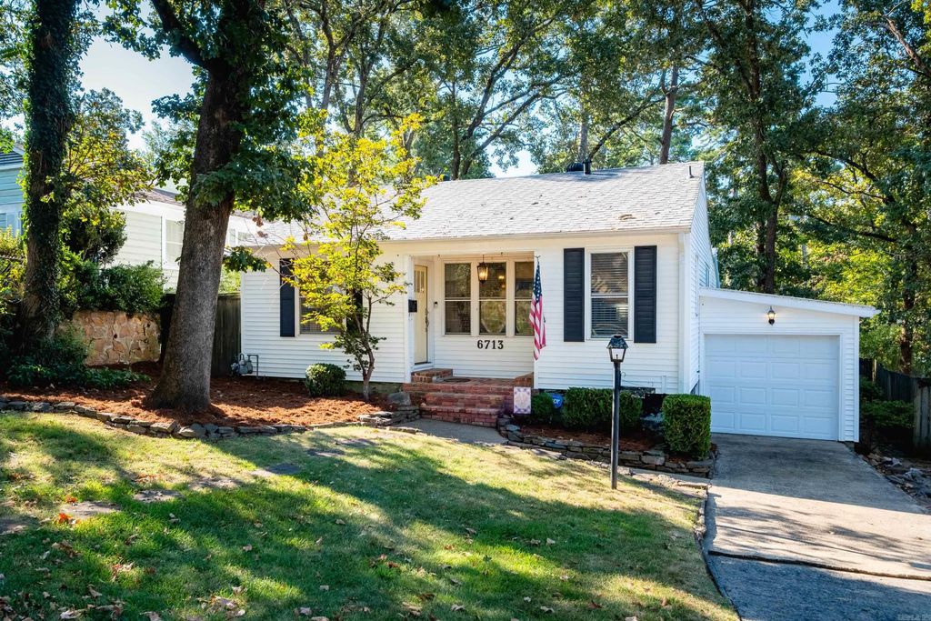 6713 Longwood Road, Cammack Village, AR 72207