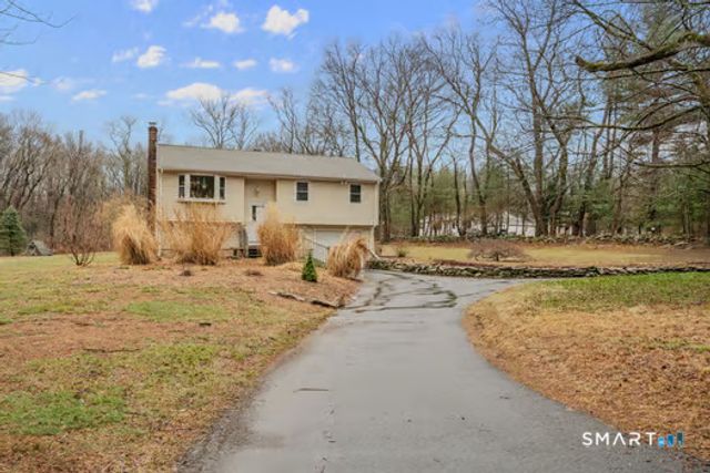 9 Thompson Road, Franklin, CT 06254