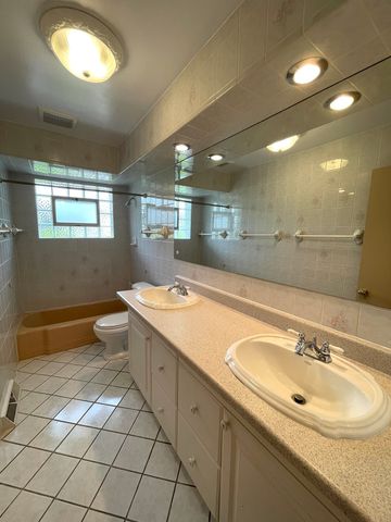 7150 N Crawford Avenue, Lincolnwood, IL 60712
