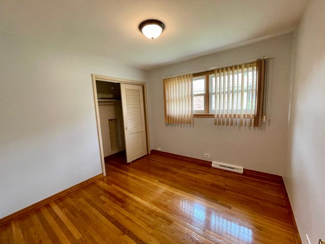 7150 N Crawford Avenue, Lincolnwood, IL 60712