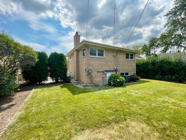7150 N Crawford Avenue, Lincolnwood, IL 60712