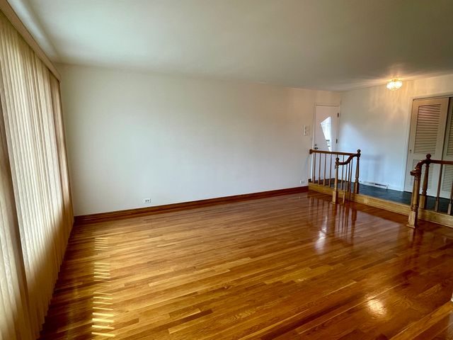 7150 N Crawford Avenue, Lincolnwood, IL 60712