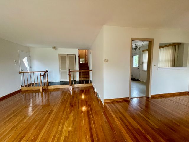 7150 N Crawford Avenue, Lincolnwood, IL 60712