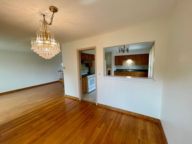 7150 N Crawford Avenue, Lincolnwood, IL 60712
