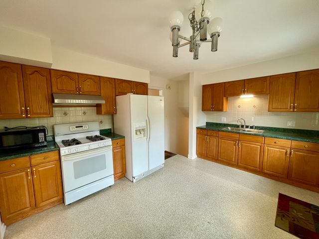 7150 N Crawford Avenue, Lincolnwood, IL 60712
