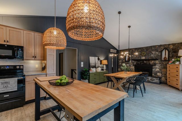 1161 Little Pond Road, Londonderry, VT 05148