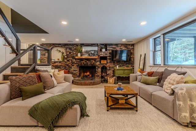 1161 Little Pond Road, Londonderry, VT 05148