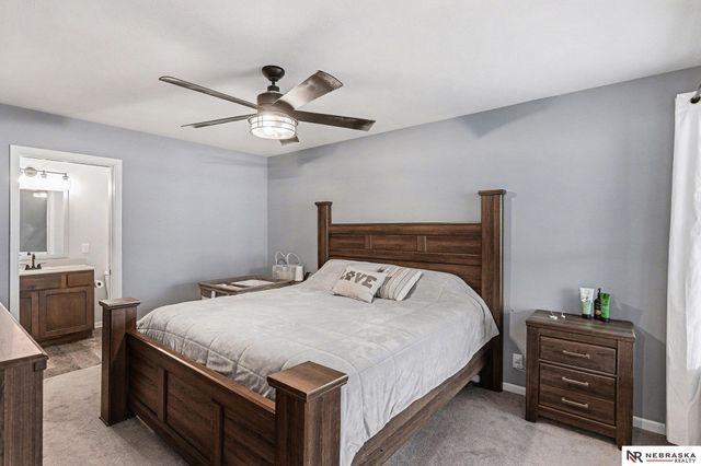 1290 Oakview Drive, Hickman, NE 68372