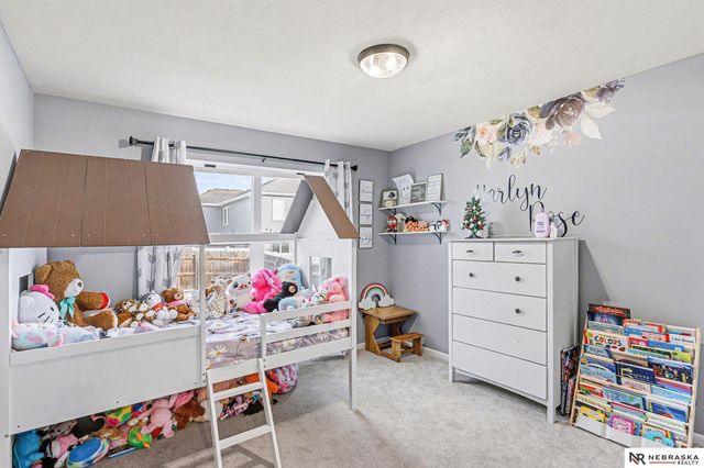 1290 Oakview Drive, Hickman, NE 68372