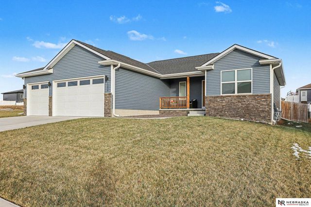 1290 Oakview Drive, Hickman, NE 68372