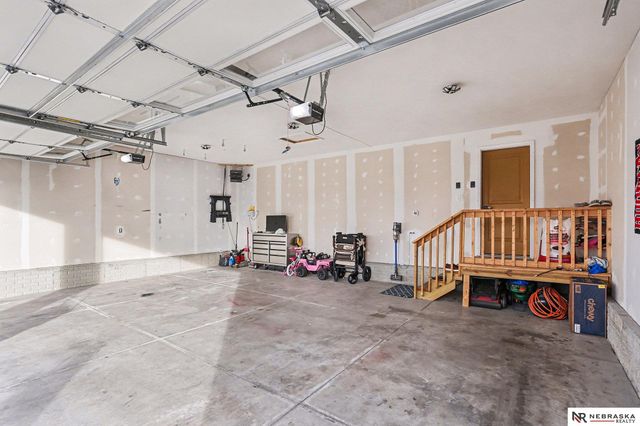 1290 Oakview Drive, Hickman, NE 68372