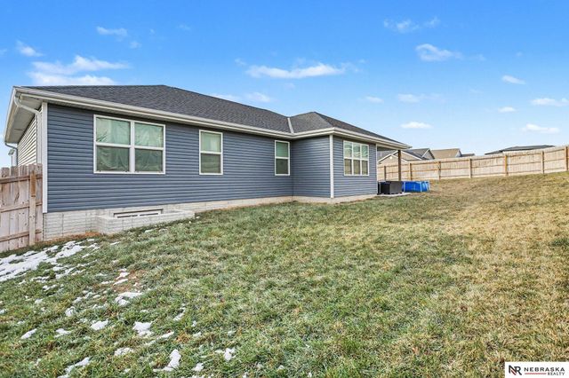 1290 Oakview Drive, Hickman, NE 68372