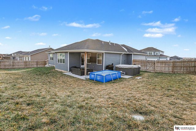 1290 Oakview Drive, Hickman, NE 68372