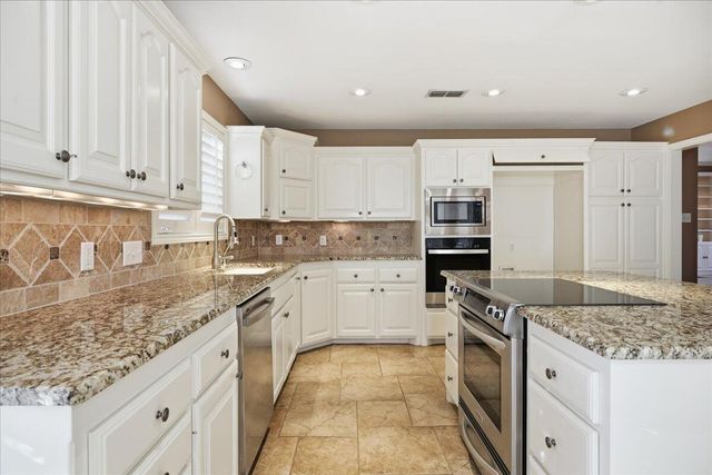 1703 E Casa Linda Lane, Brownfield, TX 79316