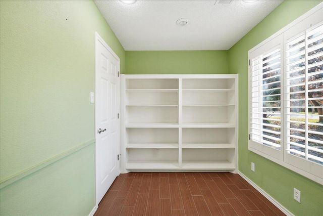 1703 E Casa Linda Lane, Brownfield, TX 79316