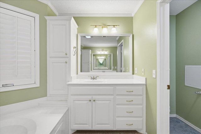 1703 E Casa Linda Lane, Brownfield, TX 79316