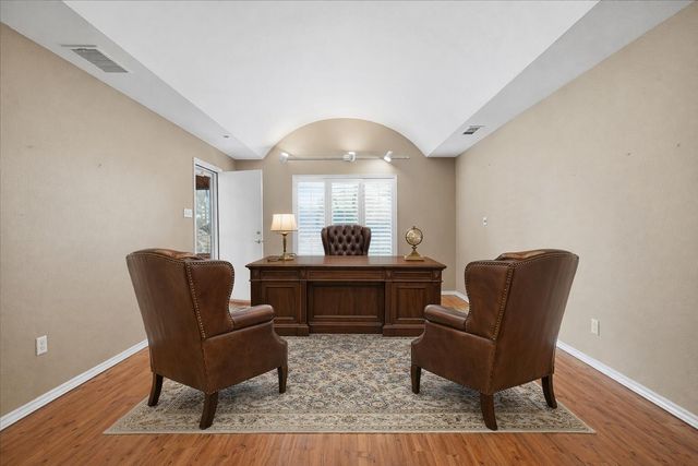 1703 E Casa Linda Lane, Brownfield, TX 79316