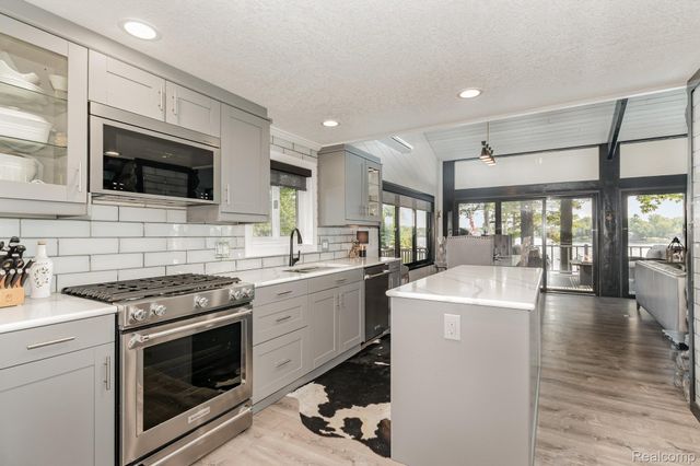 2380 Islanders Way, Gladwin, MI 48624