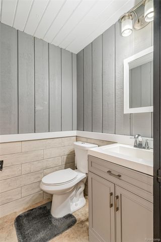 2380 Islanders Way, Gladwin, MI 48624
