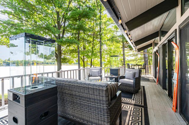 2380 Islanders Way, Gladwin, MI 48624