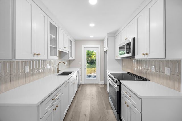 143 E 23rd Street, Riviera Beach, FL 33404