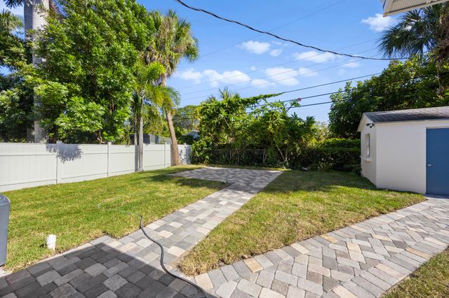 143 E 23rd Street, Riviera Beach, FL 33404