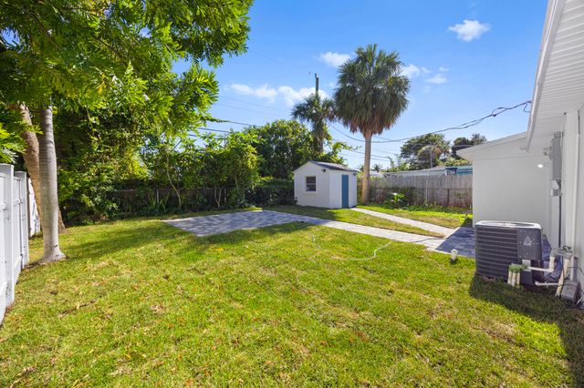 143 E 23rd Street, Riviera Beach, FL 33404
