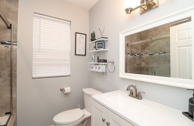 2922 N New England Avenue, Chicago, IL 60634