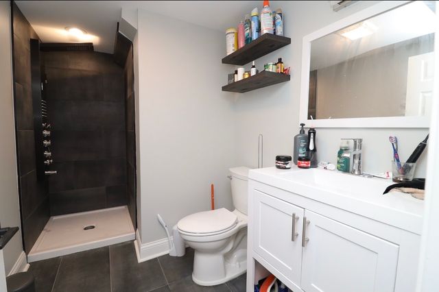 2922 N New England Avenue, Chicago, IL 60634
