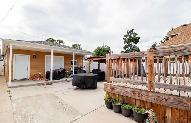 2922 N New England Avenue, Chicago, IL 60634