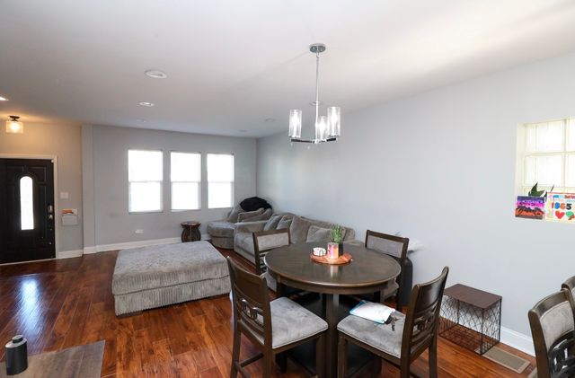 2922 N New England Avenue, Chicago, IL 60634