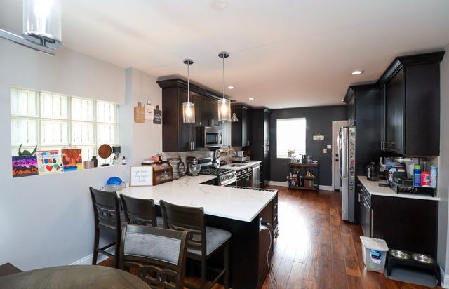 2922 N New England Avenue, Chicago, IL 60634
