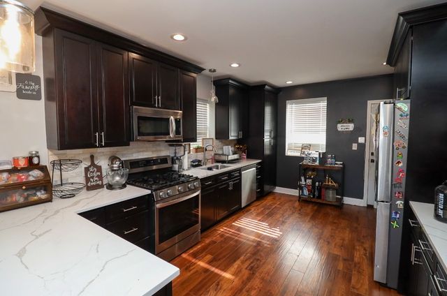 2922 N New England Avenue, Chicago, IL 60634