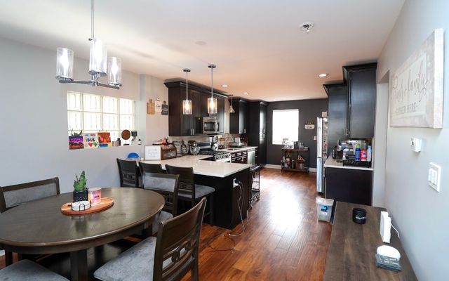 2922 N New England Avenue, Chicago, IL 60634