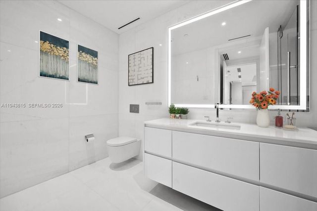 300 Biscayne Blvd Way 1106E, Miami, FL 33131