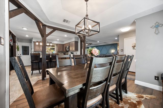 10124 Stoneleigh Drive, Benbrook, TX 76126