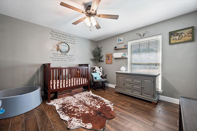 10124 Stoneleigh Drive, Benbrook, TX 76126