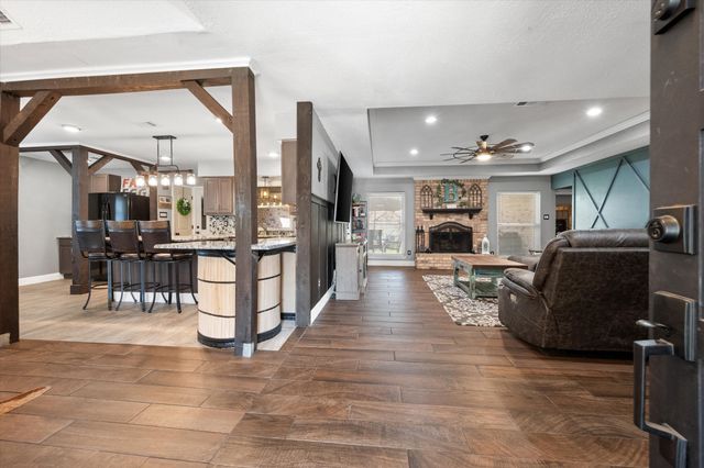 10124 Stoneleigh Drive, Benbrook, TX 76126