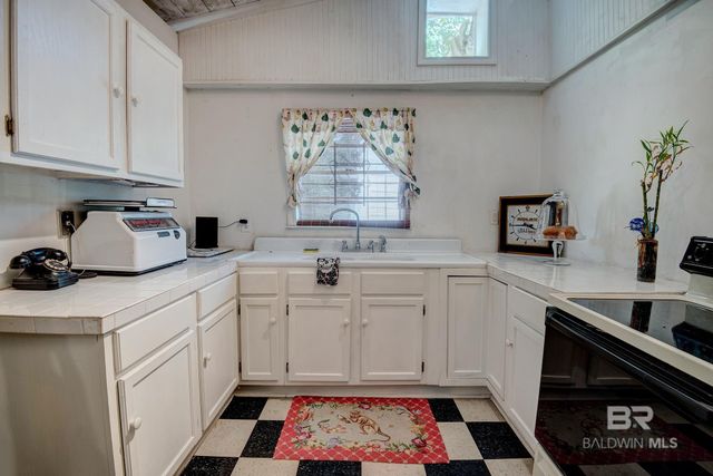 1011 Main Street, Daphne, AL 36526