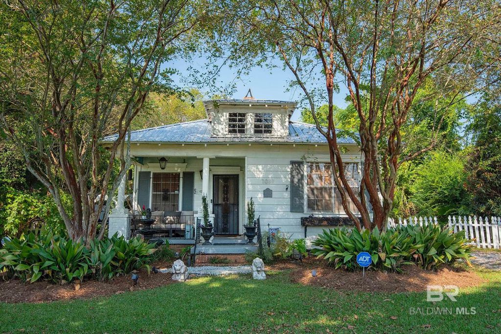 1011 Main Street, Daphne, AL 36526