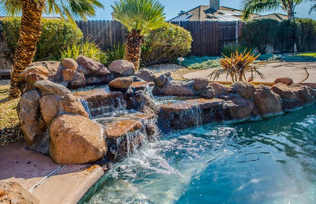 18043 Wood Duck St, Woodland, CA 95695