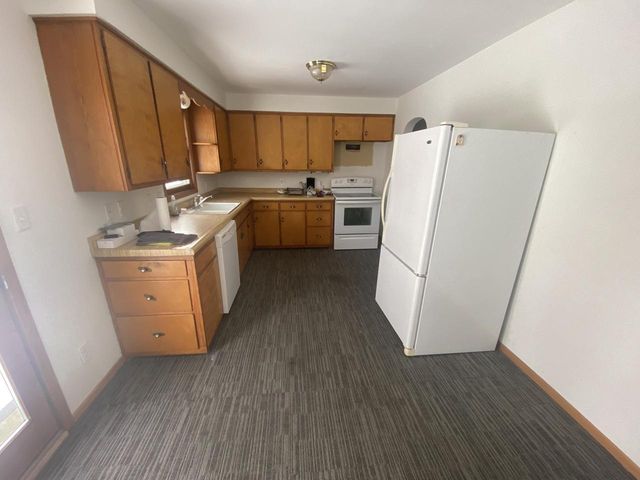 526 11th AVENUE N, Onalaska, WI 54650