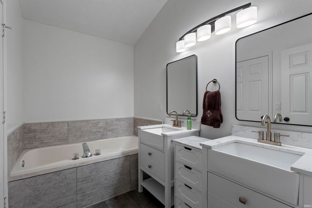 27675 Red Thistle Drive, Elkhart, IN 46514