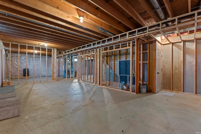 27675 Red Thistle Drive, Elkhart, IN 46514