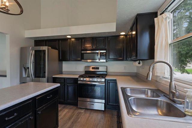 27675 Red Thistle Drive, Elkhart, IN 46514